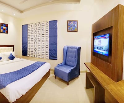 https://imgcld.yatra.com/ytimages/image/upload/t_hotel_yatra_city_desktop/v1430296513/Domestic Hotels/Hotels_Ludhiana/Hotel RK Grande/DSC00504.jpg